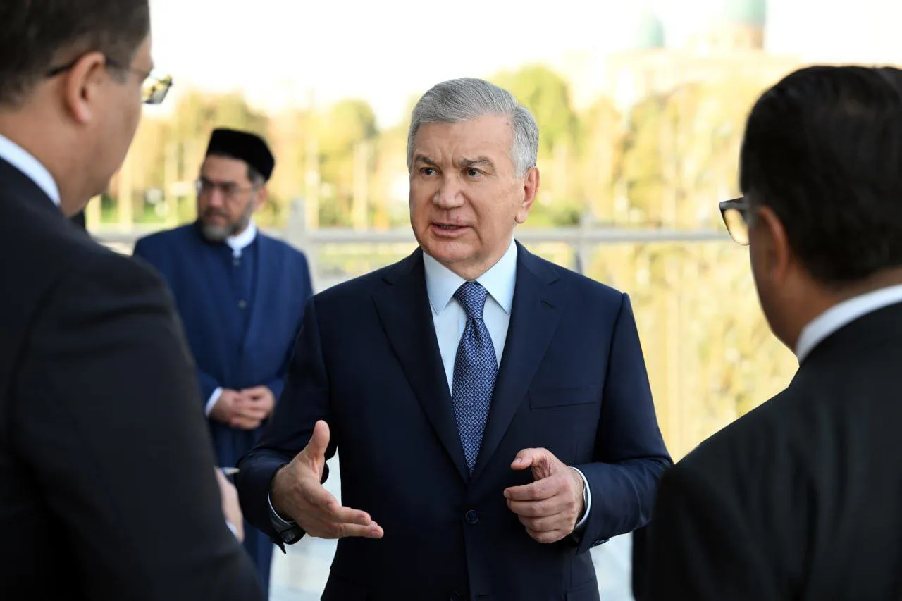 Президент Ислом цивилизацияси марказида олиб борилаётган ишлар билан танишди