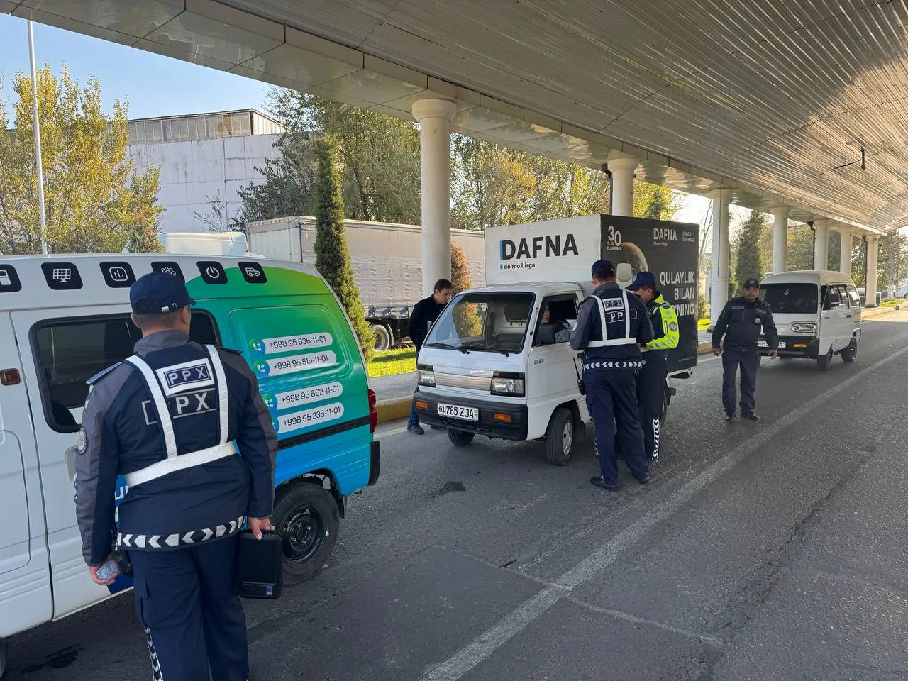 
														
														Avtomobillardagi noqonuniy reklamalar olib tashlanmoqda
														
														