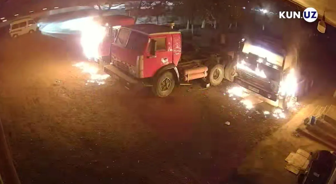 
														
														Самарқандда келишмовчилик ортидан 3 та юк машинаси ёқиб юборилди
														
														