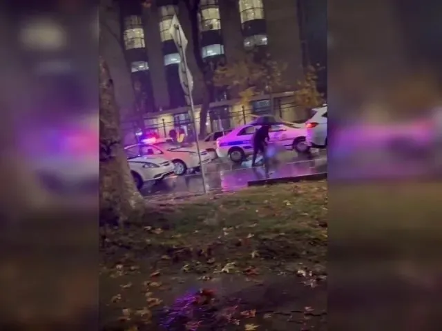 Toshkentda bir piyodani ikki avtomobil urib yubordi