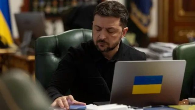 
														
														Zelenskiy Trampning tinchlik rejasini Ukrainaga moslab qayta ko‘rib chiqmoqda
														
														