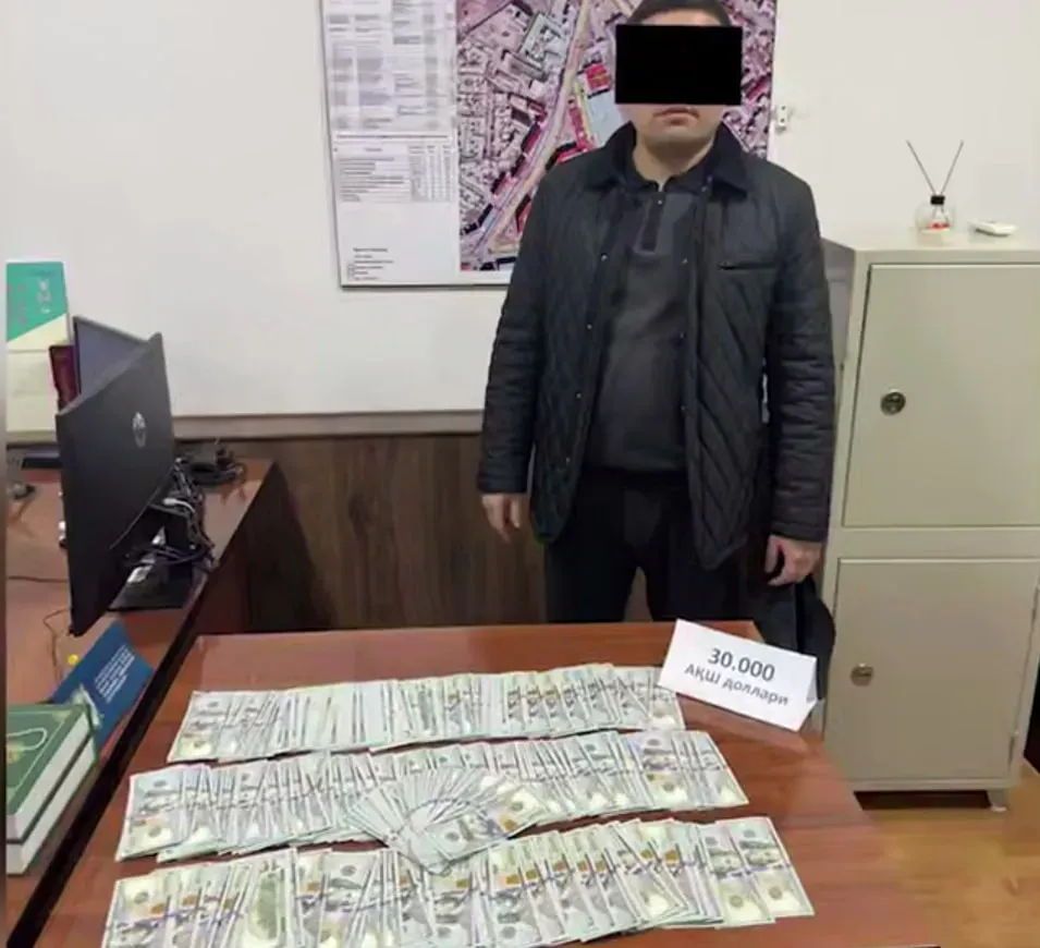 
														
														Хоразмда ИИБ мансабдори 30 минг доллар пора билан ушланди
														
														