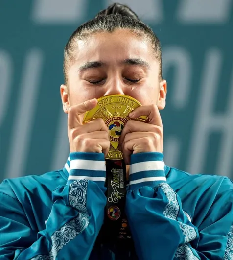 
														
														Prezident Gulshan Alimardonovani avtomobil bilan mukofotladi
														
														