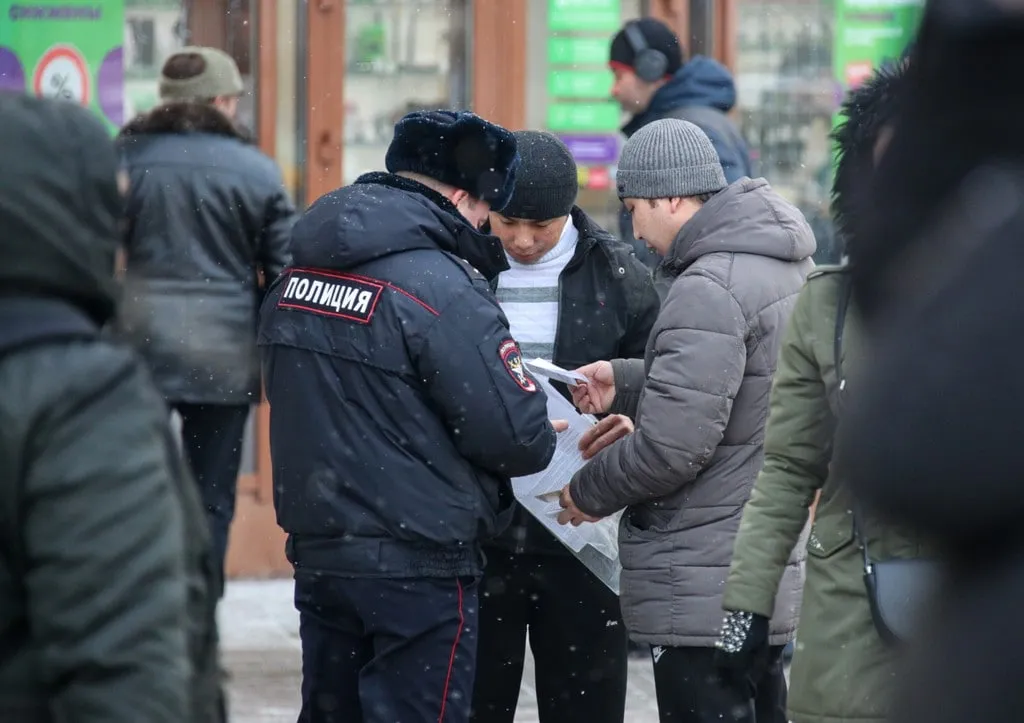 Rossiyada migrantlarning harakatini nazorat qiluvchi tizim yaratiladi