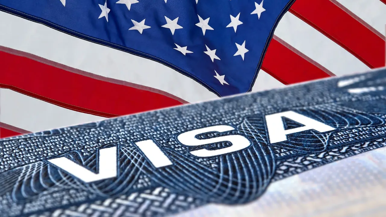 Туркманистонликлар АҚШ визаси учун 15 минг долларгача гаров пули тўлайди