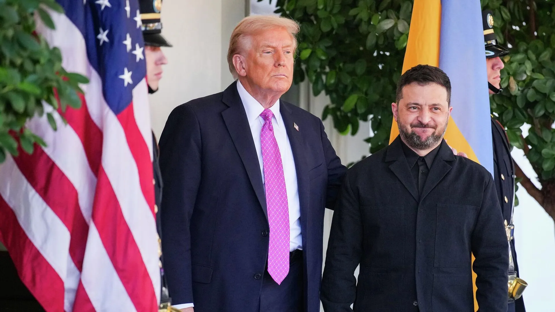 
														
														Трамп ва Зеленский 800 миллиард долларлик “фаровонлик” шартномасини имзоламоқчи
														
														