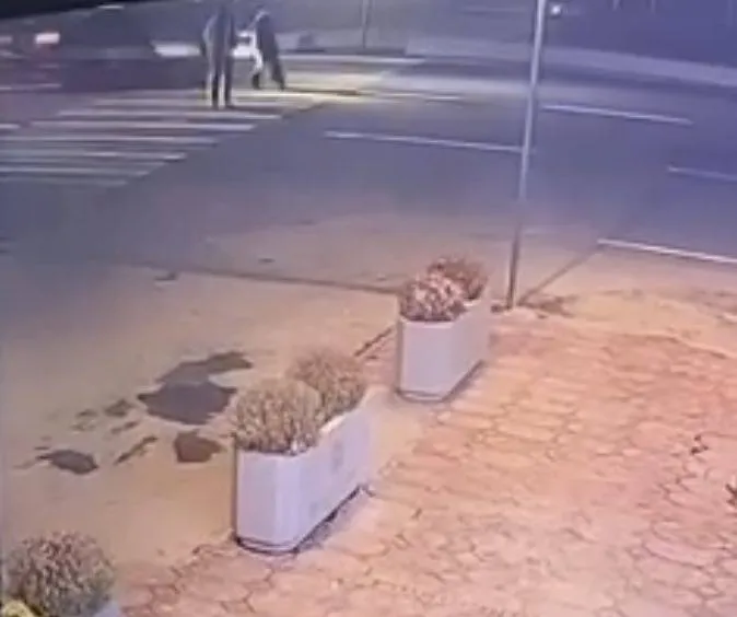 
														
														Jizzaxda piyodalar yo‘lakchasidan o‘tayotgan qiz avtomobil urib yuborishi oqibatida vafot etdi
														
														