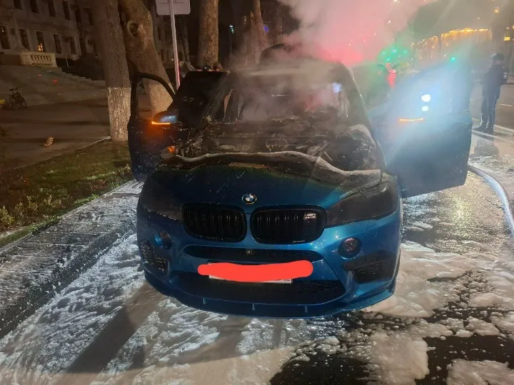 
														
														Toshkentda BMW yonib ketdi
														
														