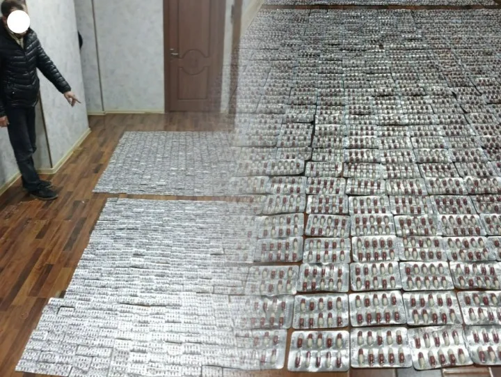 
														
														Қирғизистондан 1,3 млрд сўмлик кучли таъсир қилувчи дорларни олиб кираётган шахс ушланди
														
														