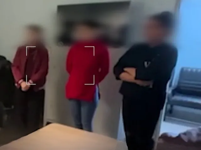 Навоийда 4 нафар аёлни фоҳишалик учун сотмоқчи бўлган шахс ушланди