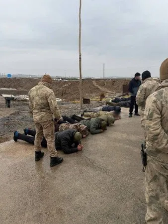 Навоийда ноқонуний олтин қазиб олиш билан шуғулланган уюшган гуруҳ фош этилди