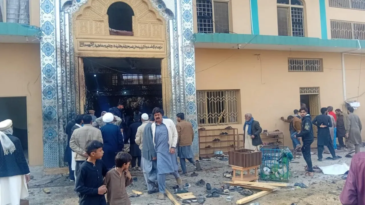 
														
														Pokistonda masjid portlashi oqibatida kamida 30 dan ziyod kishi halok bo‘ldi
														
														