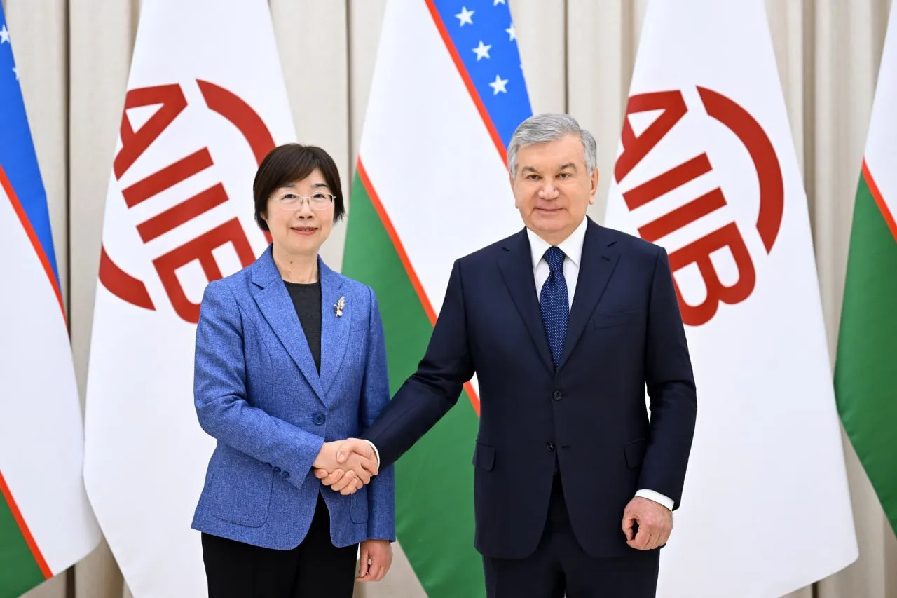 Prezident Shavkat Mirziyoyev Osiyo infratuzilmaviy investitsiyalar banki prezidenti Szou Szyai boshchiligidagi delegatsiyani qabul qildi