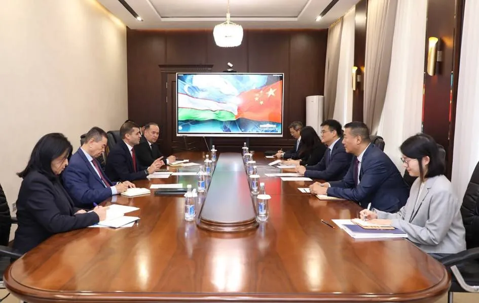 
														
														Хитойлик кардиожарроҳлар Ўзбекистонда юрагида нуқсони бор 500 нафар болани операция қилиши мумкин
														
														