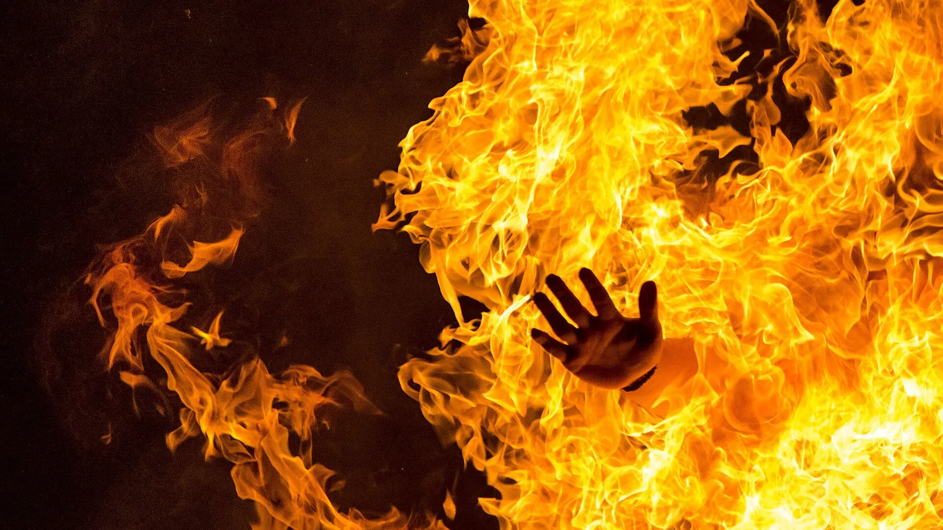 Ayol qizining homiladorligini ko‘tara olmay, o‘zini yoqib yubordi