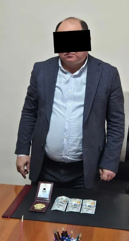 Samarqandda sudya 300 dollar pora bilan ushlandi
