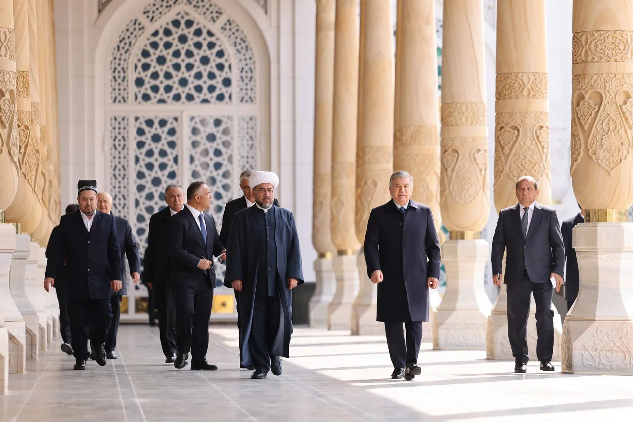 Prezident Shavkat Mirziyoyev Imom Buxoriy majmuasiga tashrif buyurdi