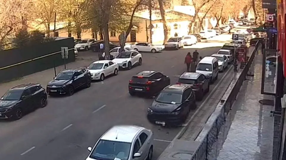 Тўрт кишини қасддан уриб юборган Tracker ҳайдовчисига жиноят иши қўзғатилди