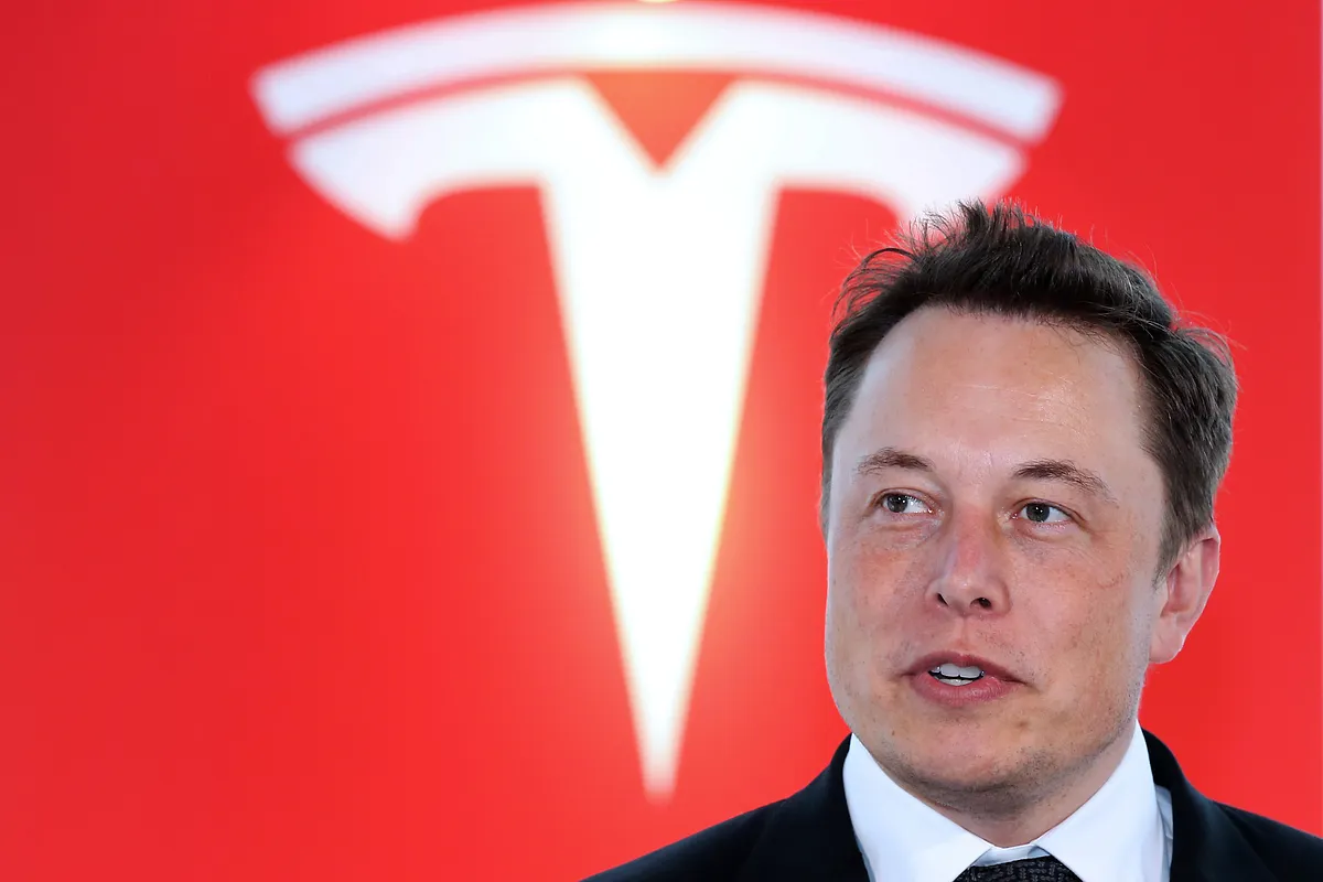 Tesla Ilon Maskka trillion dollarlik mukofot berishni rejalashtirmoqda