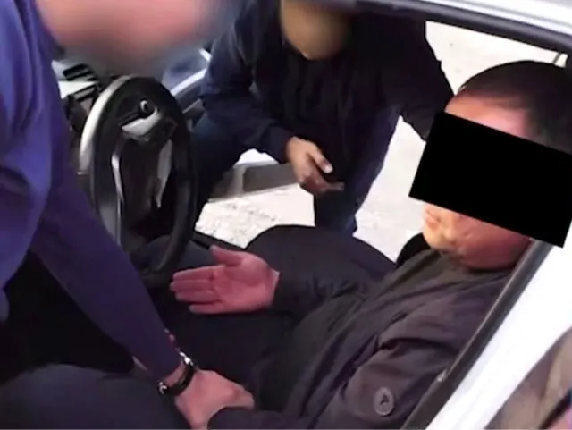 
														
														Тошкент вилоятида солиқ ходими 5 минг доллар пора билан ушланди
														
														