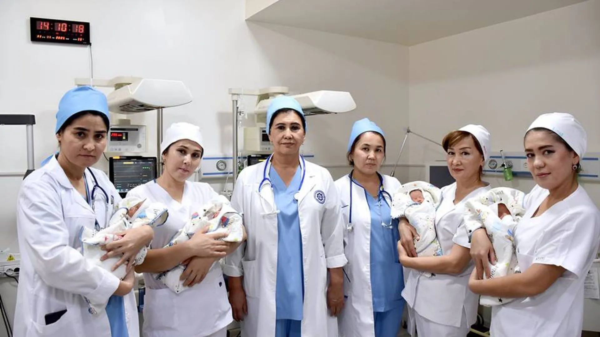 Qashqadaryolik ayol 4 egizak qizaloqni dunyoga keltirdi