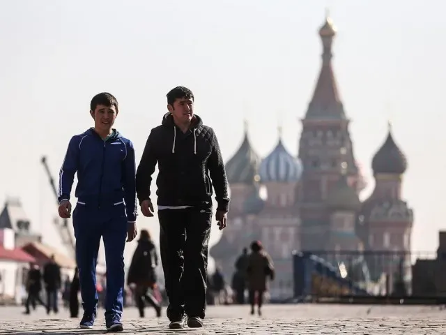 Rossiyada qiyin ahvolga tushgan o‘zbekistonliklar 30 kungacha bepul yotoqdan foydalanishi mumkin