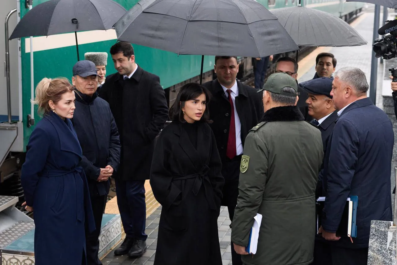 Саида Мирзиёева Ургутда савдо, логистика ва тиббиёт марказлари лойиҳаларини кўздан кечирди