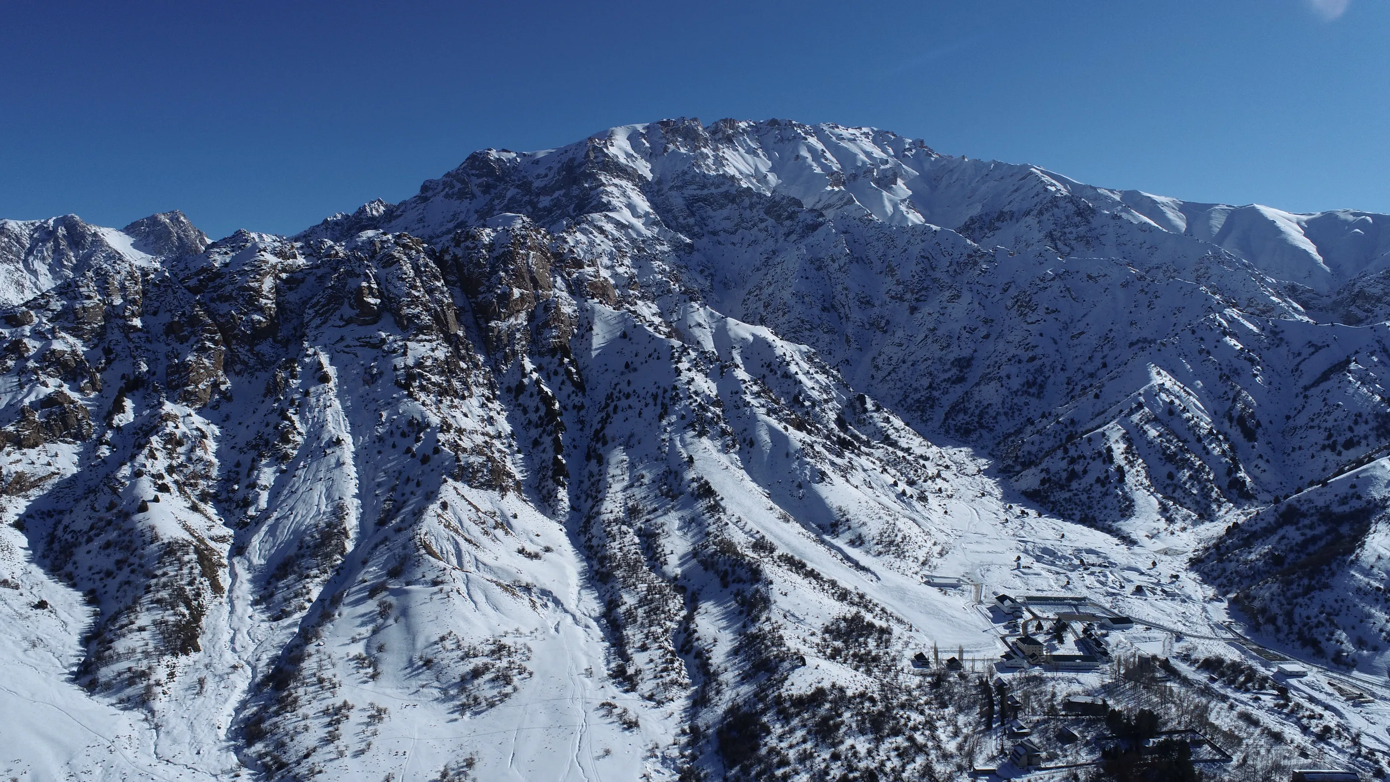 
														
														Тоғда қолиб кетган метеорология ходими вертолётда қутқарилди
														
														