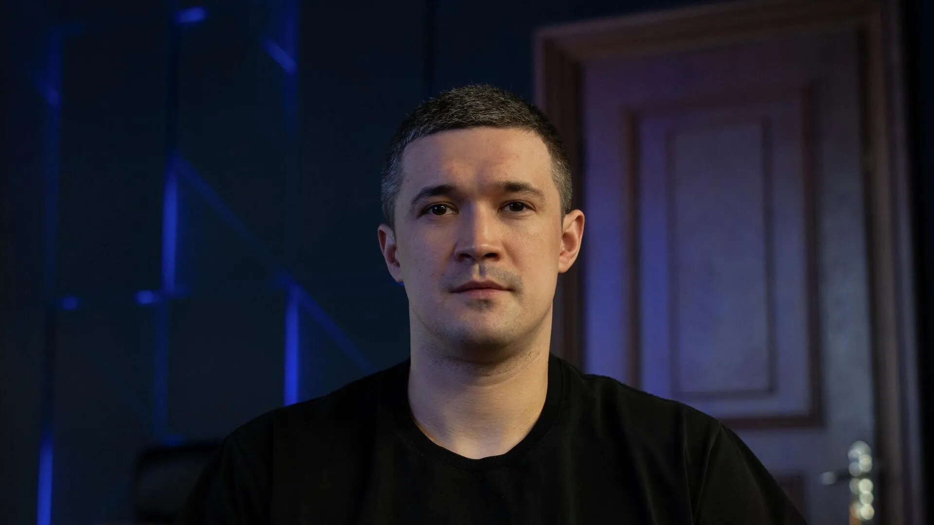 
														
														Ukraina mudofaa vaziri almashdi
														
														