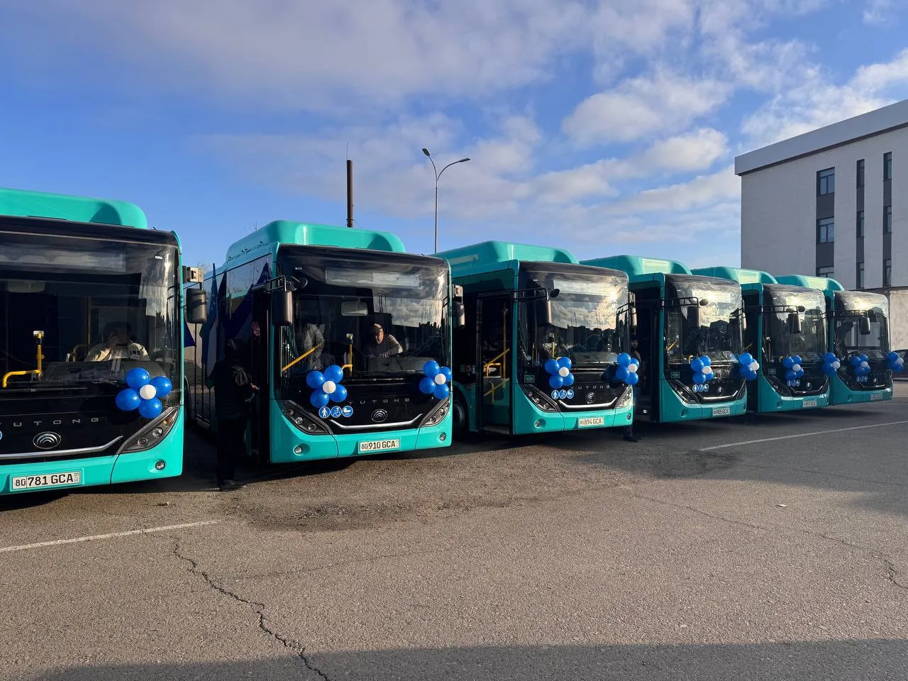 
														
														Buxoroga yana 25 ta zamonaviy avtobus olib kelindi
														
														