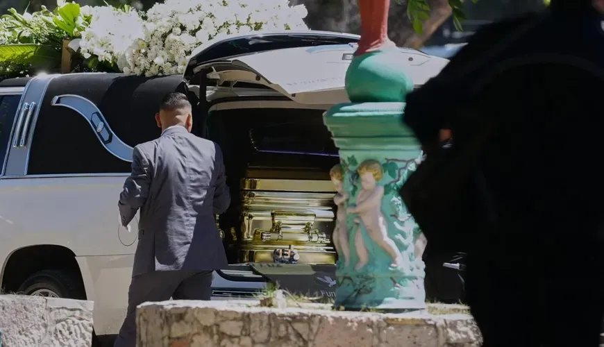 
														
														“El Mencho” oltin tobutda dafn qilindi
														
														